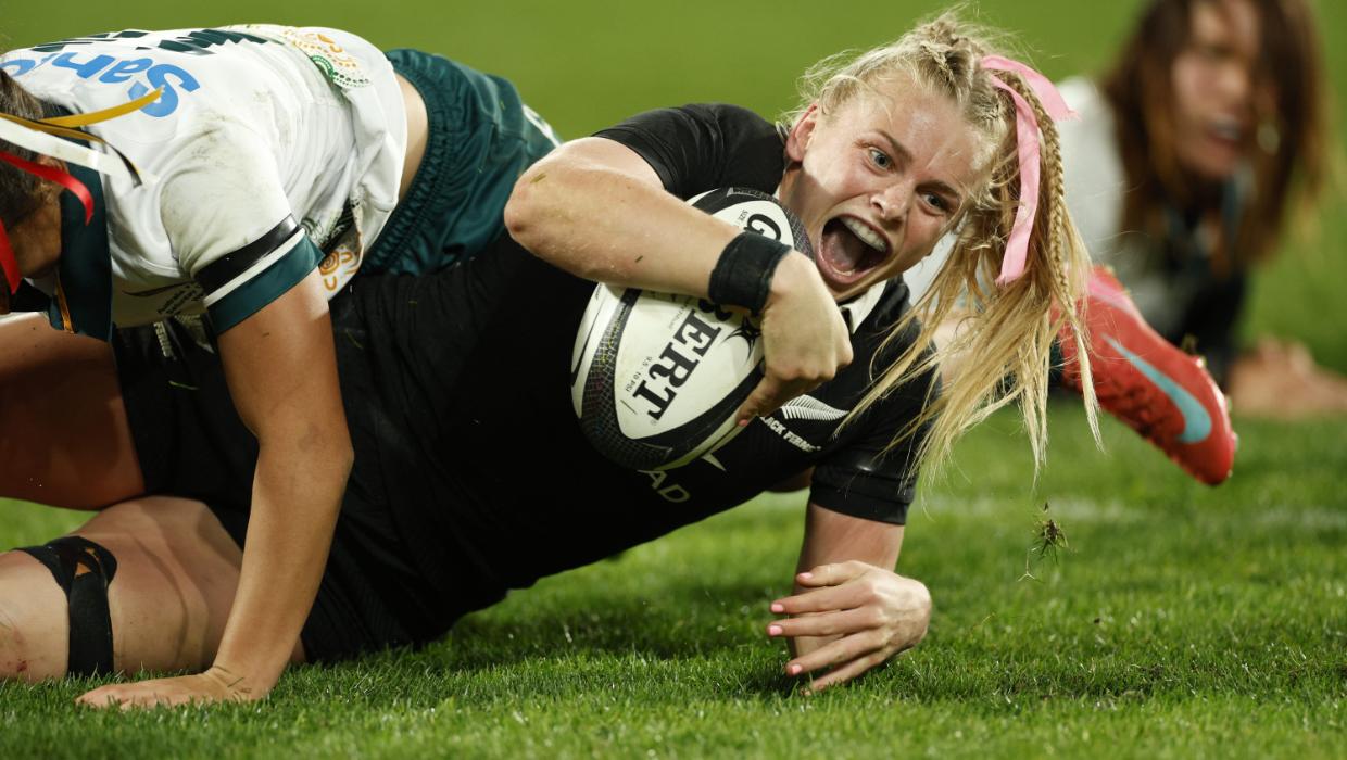 Black Ferns star puts sevens first with long-term deal